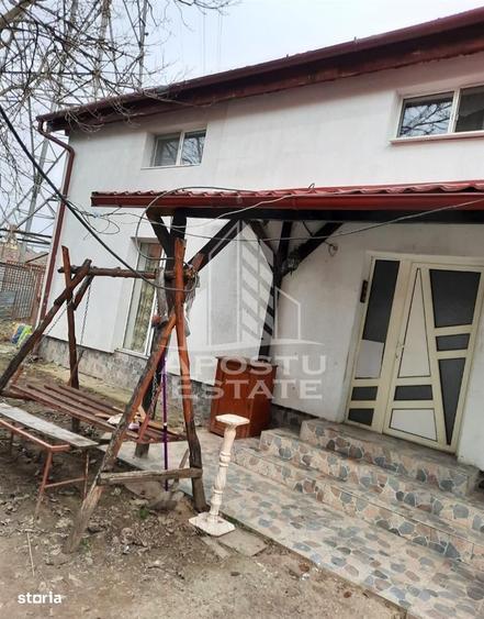Casă cu 4 camere în Central