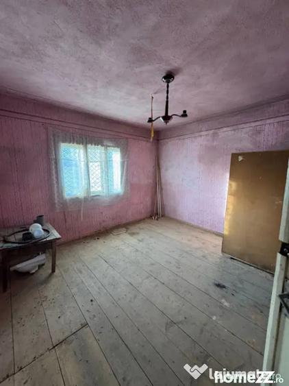 Casă cu 3 camere cu Teren 2500 Mp în Șindrești