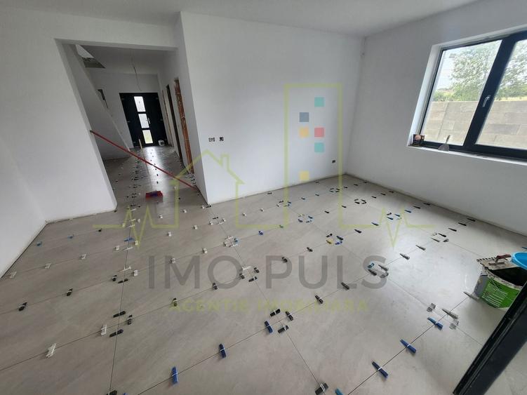 Duplex cu 4 camere cu Canalizare în Moșnița Veche