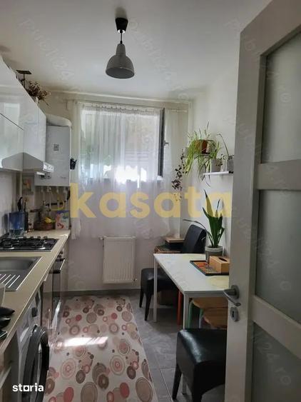 Apartament cu 3 camere, mobilat în Titan