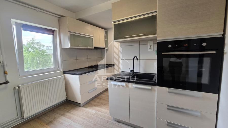 Apartament cu 2 camere semidecomandat în Lipovei