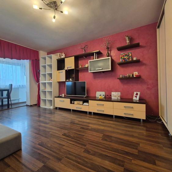 Garsonieră decomandată în Central