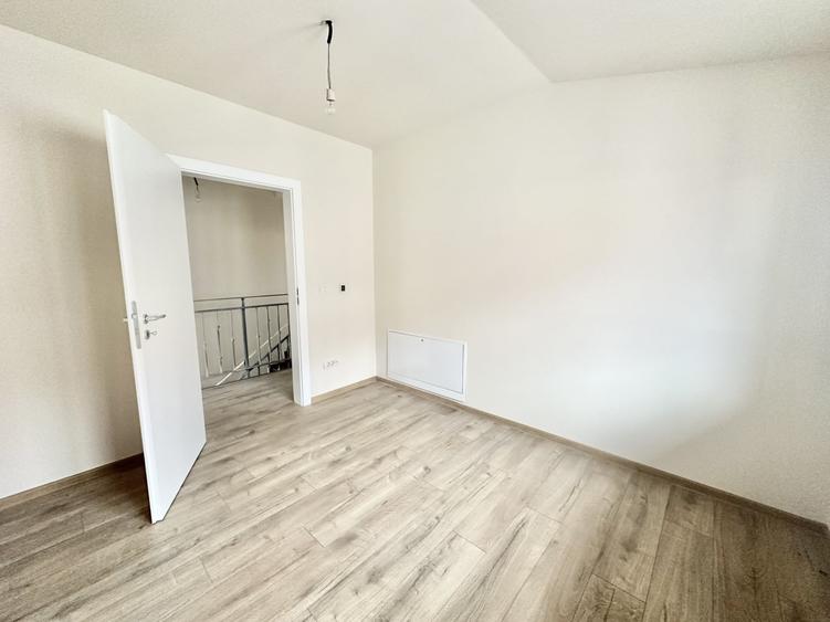 Duplex cu 4 camere cu Teren 320 Mp în Moșnița Nouă
