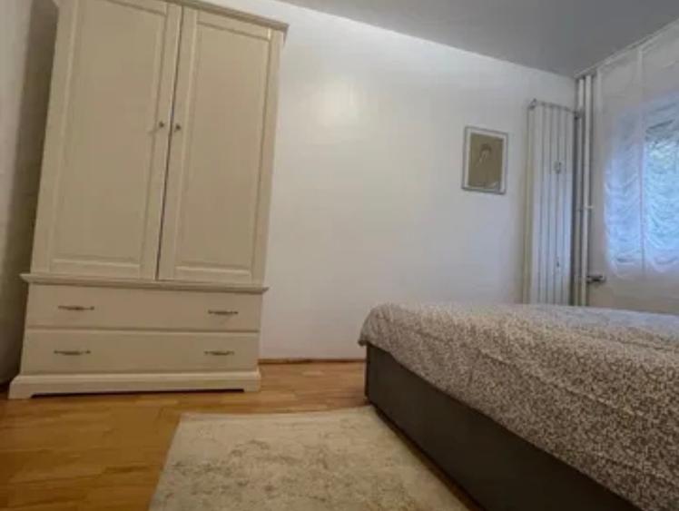 Apartament cu 2 camere decomandat în Baba Novac