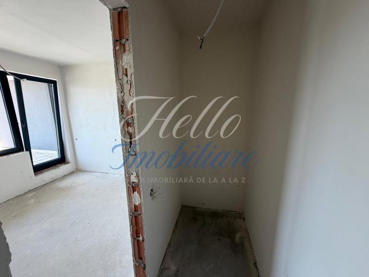 Penthouse cu 3 camere decomandat în Zorilor