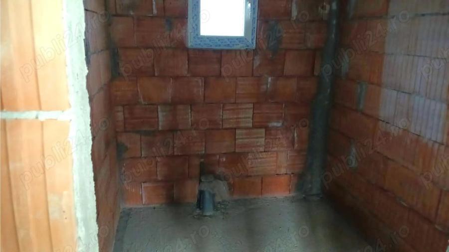 Casă cu 3 camere cu Teren 5581 Mp în Zorile