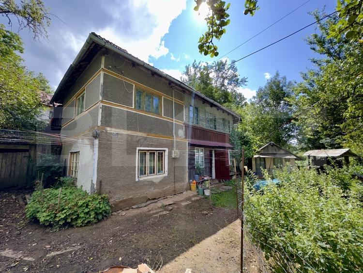 Casă individuală cu 3 camere cu Canalizare în Almașu Mare