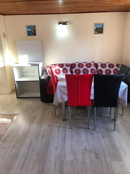 Garsonieră decomandată în Cheia