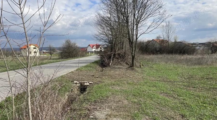 Teren de 2200 mp, în Turcinești