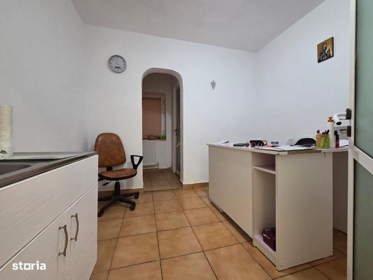 Apartament cu 4 camere decomandat în E3