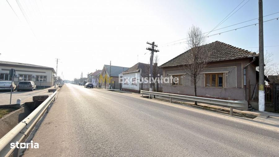 Casă cu 4 camere semidecomandat cu Teren 2948 Mp în Tiream