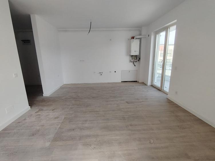 Apartament cu 2 camere semidecomandat în Florești