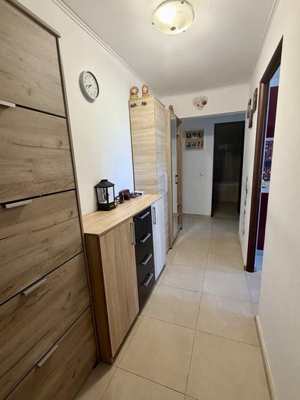 Apartament cu 2 camere decomandat, mobilat în Torontalului