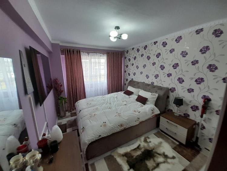Apartament cu 3 camere decomandat, mobilat în Sud