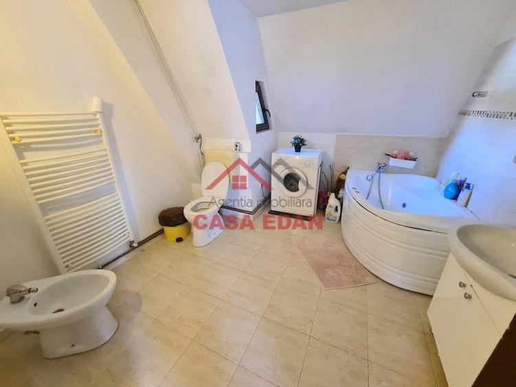 Casă individuală cu 5 camere cu Canalizare în Central