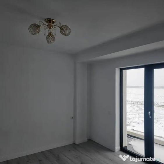 Casă cu 7 camere cu Teren 412 Mp în Malu Mare