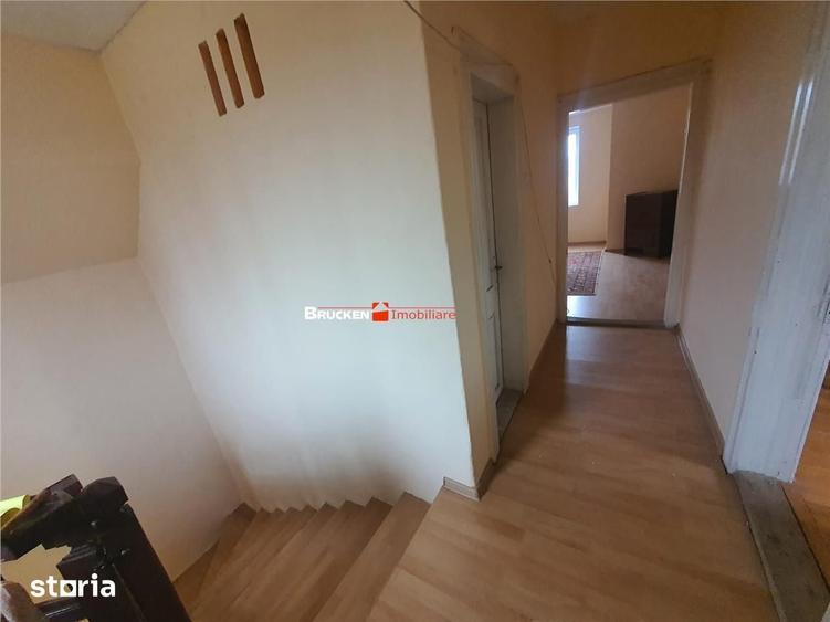 Casă cu 6 camere cu Teren 824 Mp în Central