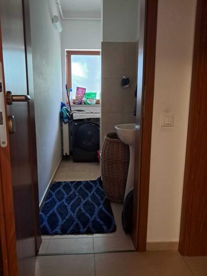 Apartament cu 3 camere decomandat în Dumbrăvița