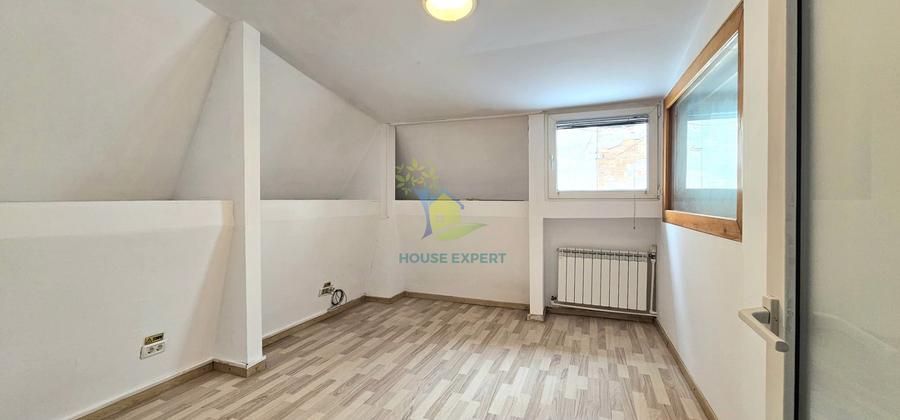 Apartament cu 4 camere semidecomandat în Foișorul de Foc