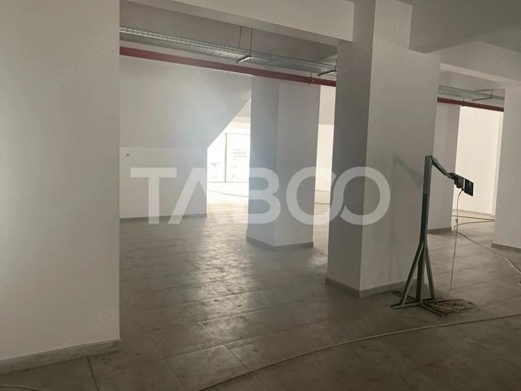 Spațiu comercial, de 600 mp, în Central