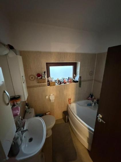 Duplex cu 4 camere cu Canalizare în Calea Urseni