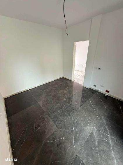Casă cu 4 camere cu Teren 338 Mp în Calea București