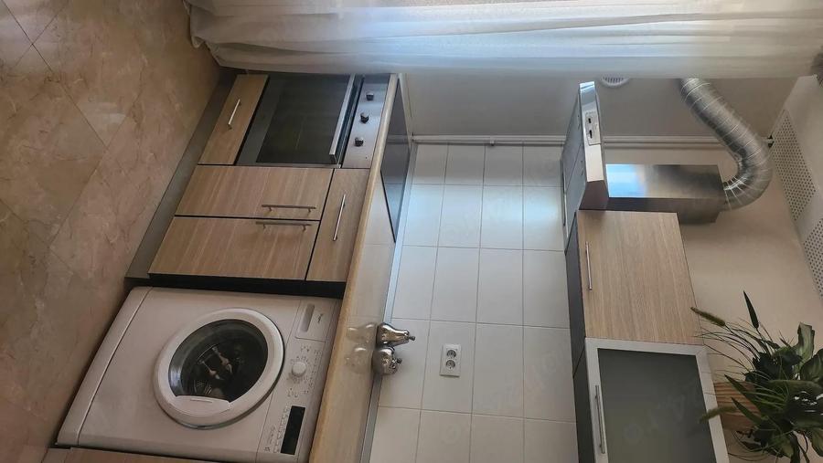 Garsonieră decomandată în Central