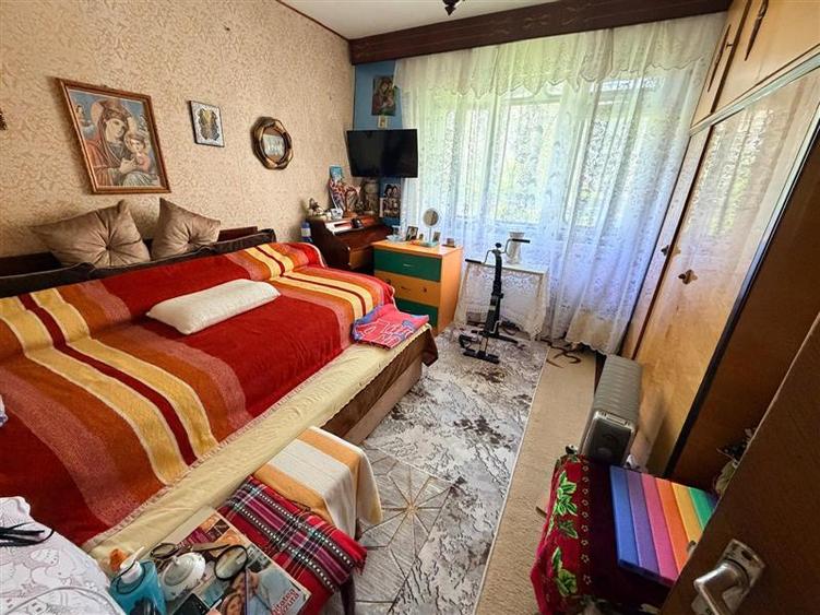 Apartament cu 3 camere decomandat în Alexandru cel Bun