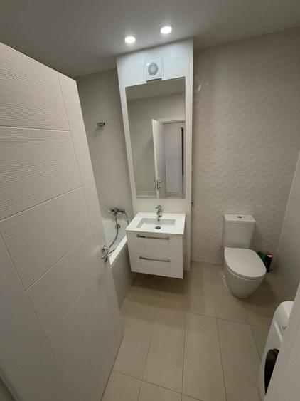 Apartament cu 2 camere decomandat, mobilat în Splaiul Unirii