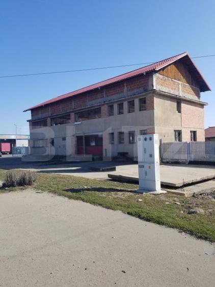 Spațiu comercial, de 780 mp, în Vest