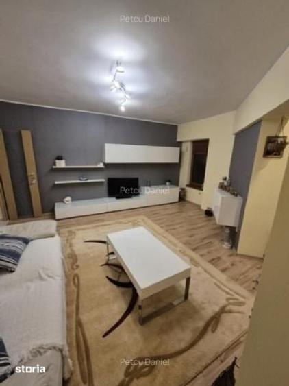Apartament cu 3 camere semidecomandat în Sat Vacanță
