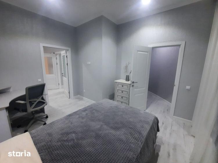 Apartament cu 3 camere semidecomandat în Eminescu