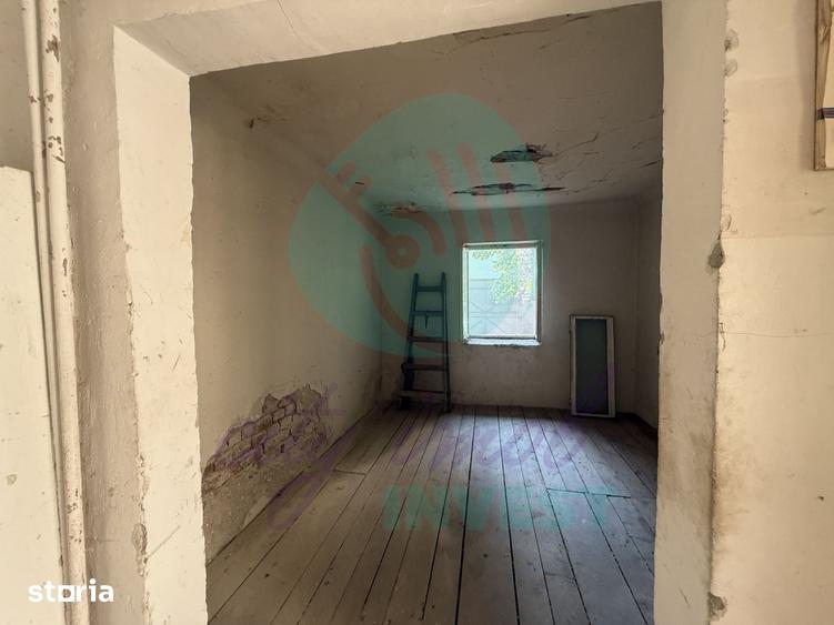 Casă cu 5 camere cu Teren 198 Mp în Decebal