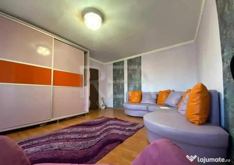 Apartament cu 3 camere decomandat în Sebastian