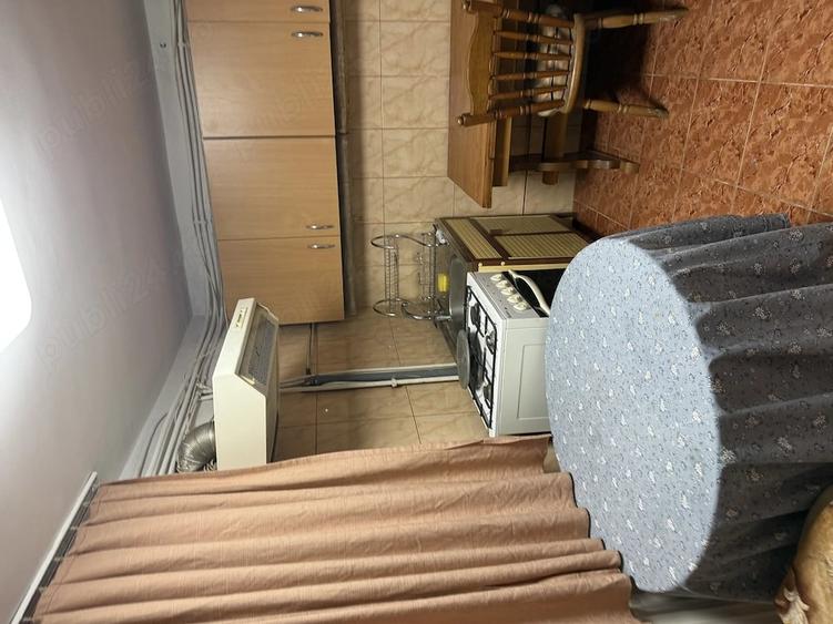 Apartament cu 3 camere decomandat în Gruia