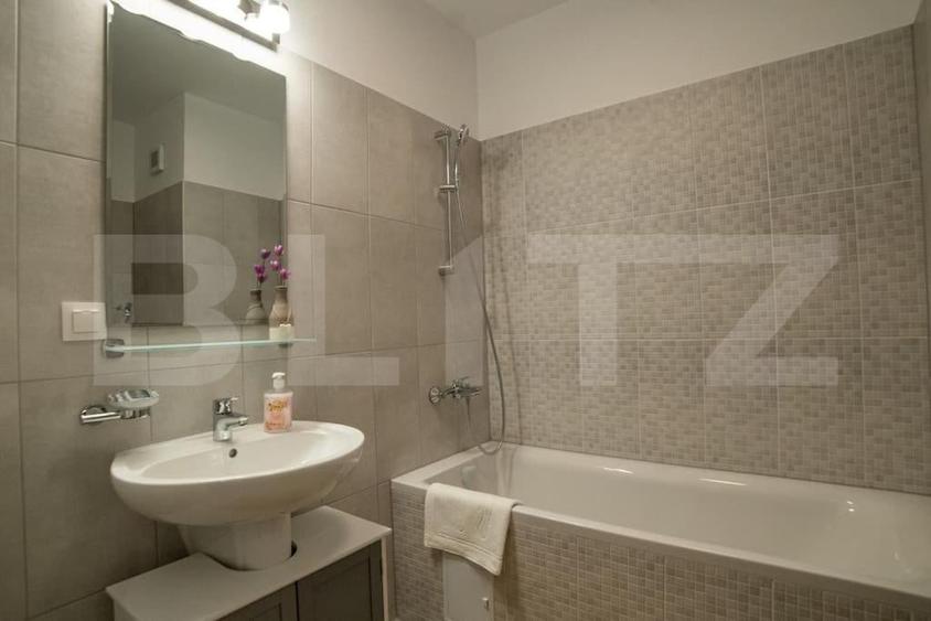 Apartament cu 3 camere semidecomandat, mobilat în Lipovei