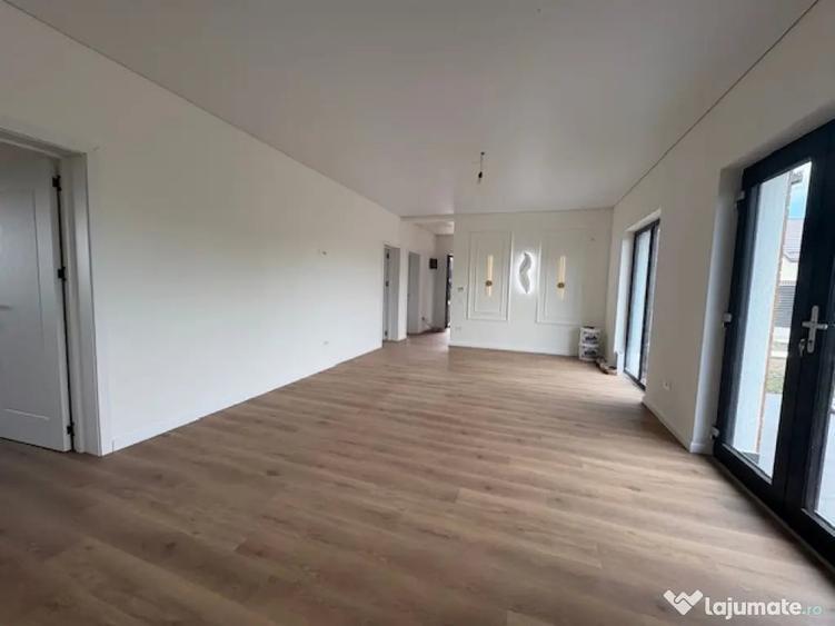 Casă cu 4 camere cu Teren 450 Mp în Horpaz