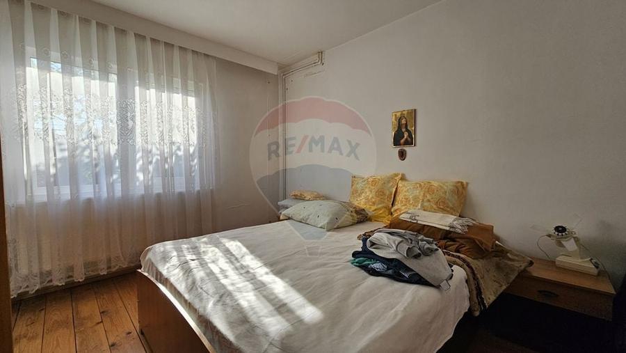 Casă cu 5 camere cu Teren 2078 Mp în Bogata