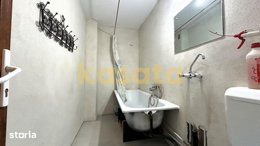 Apartament cu 3 camere decomandat în Rahova