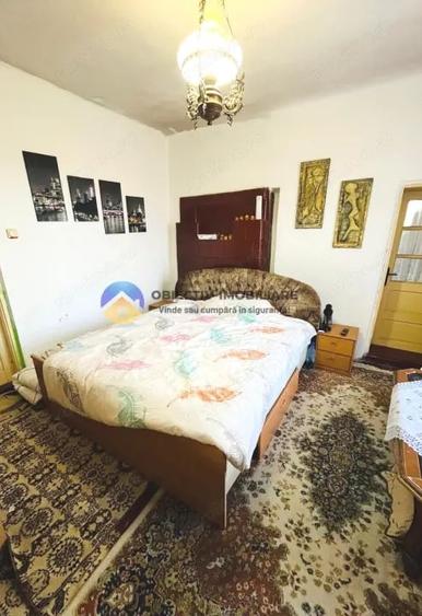 Casă cu 5 camere cu Teren 2562 Mp în Bodești