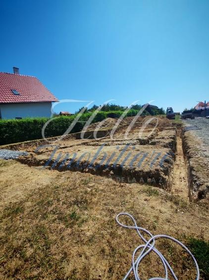 Casă individuală cu 4 camere cu Garaj în Făget
