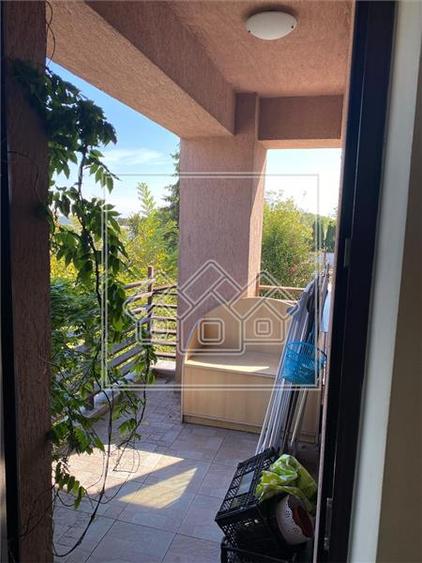 Apartament cu 3 camere decomandat în Calea Dumbrăvii