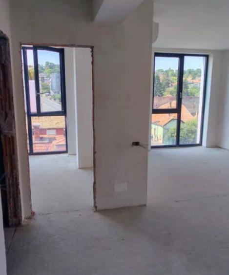 Apartament cu 2 camere semidecomandat în Andrei Mureșanu