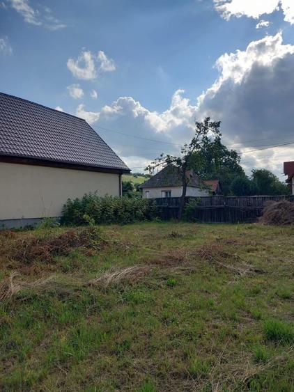 Casă cu 3 camere în Tărlungeni