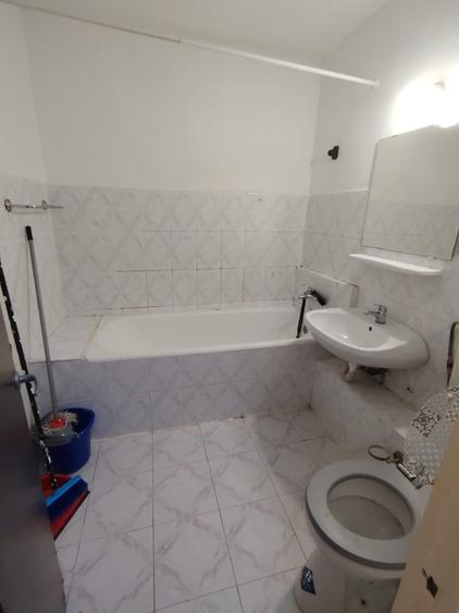 Apartament cu 2 camere semidecomandat în Berceni