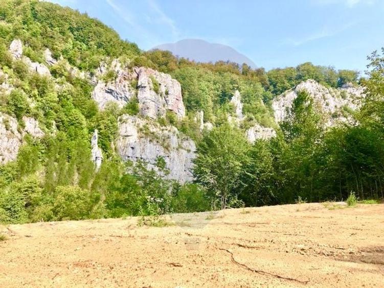 Teren Construcții de 1127 mp, în Remeți