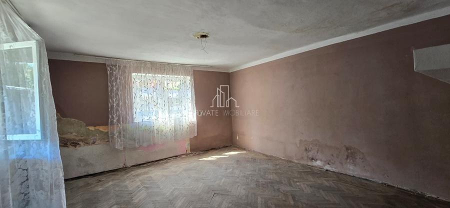 Casă individuală cu 2 camere cu Canalizare în Est