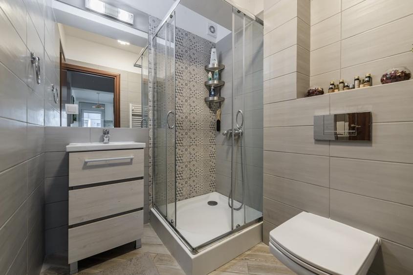 Apartament cu 3 camere decomandat, mobilat în Bună Ziua