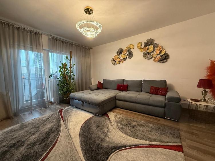 Apartament cu 4 camere semidecomandat, mobilat în Mihai Bravu