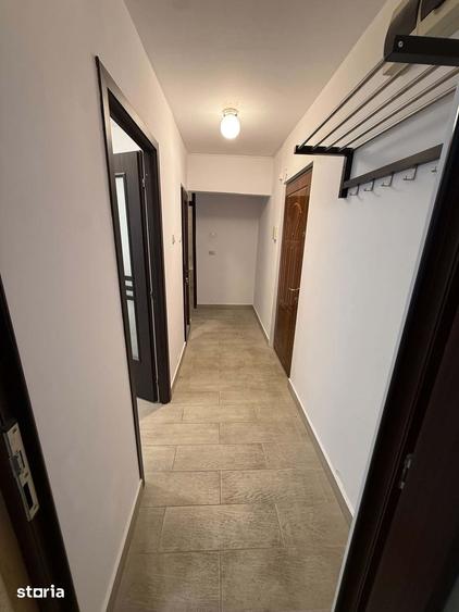 Apartament cu 2 camere decomandat în Tractorul